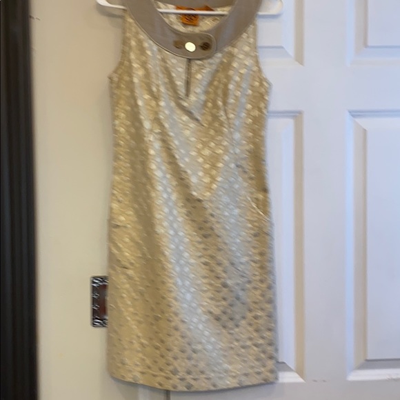 Tory Burch Linen dress size 6 fits more like a 4! - Picture 3 of 9